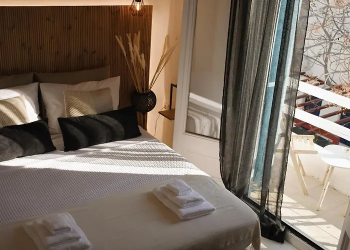 Nisos Home Stay