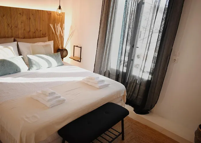 Nisos Home Stay